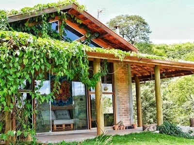 Casa 1 quarto, com jardim