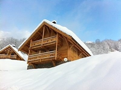 Chalet en bois 4 chambres, avec salle de sport