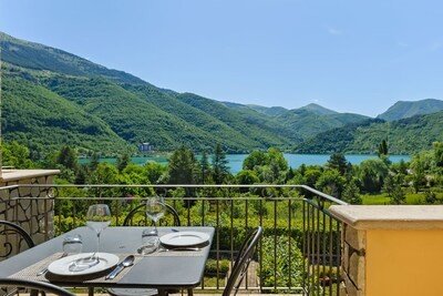 Casa 3 camere, con giardino