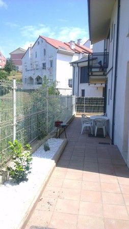 Apartamento 2 habitaciones, con jardín