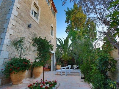 Apartment 4 bedrooms, with garden