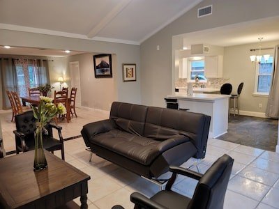 House 4 bedrooms, with pool