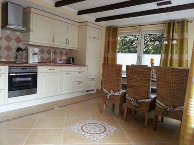 Wohnung 3 Schlafzimmer, mit Garten