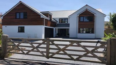 House 4 bedrooms, with jacuzzi