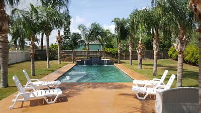 House 4 bedrooms, with pool