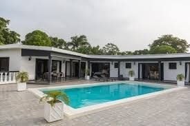 Villa 5 Schlafzimmer, mit Pool