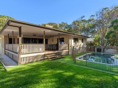 House 5 bedrooms, with pool
