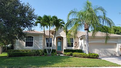 House 4 bedrooms, with pool