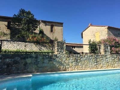 Château 2 chambres, avec piscine