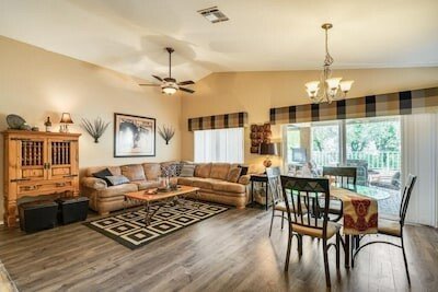 House 2 bedrooms, with pool