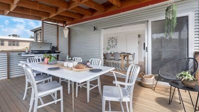 House 5 bedrooms, with pool