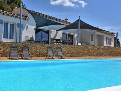 Maison tout confort, 4 chambres, avec piscine