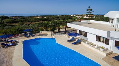Villa traditionnelle, 4 chambres, avec piscine