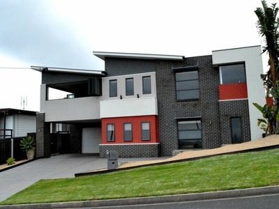 House 8 bedrooms, with garden