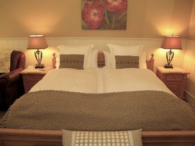 House 2 guests, with pool