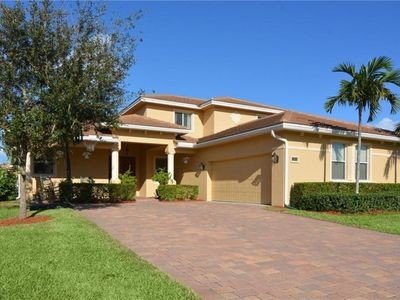 House 4 bedrooms, with jacuzzi