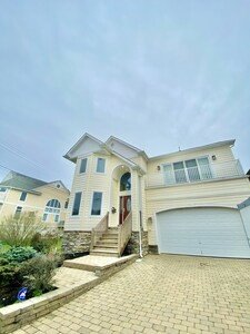 House 8 bedrooms, with jacuzzi