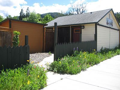 House 2 guests, with garden