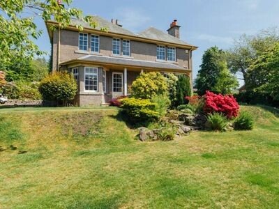 House 8 bedrooms, with garden