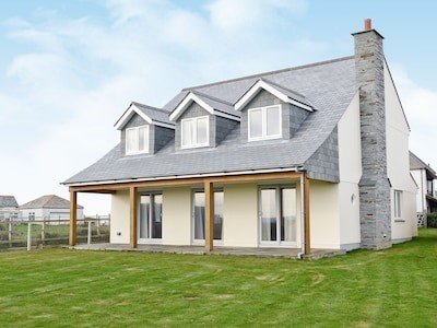 House 3 bedrooms, with garden