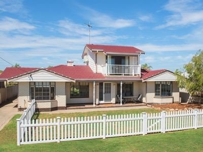 House 4 bedrooms, with garden