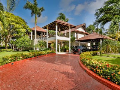 House 8 bedrooms, with jacuzzi