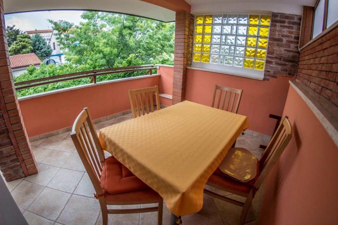 Wohnung 1 Schlafzimmer, mit Klimaanlage