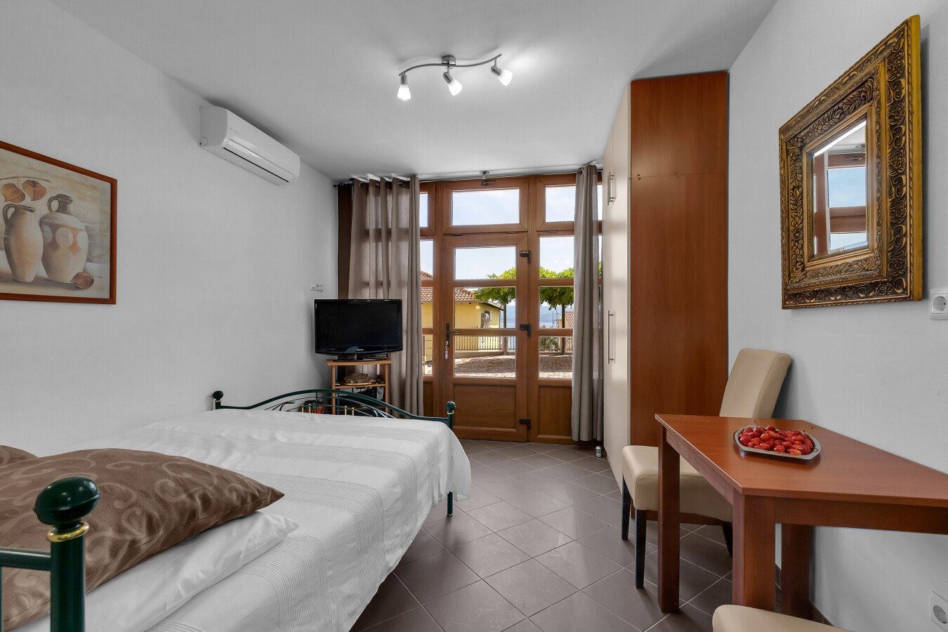 Wohnung 1 Schlafzimmer, mit Klimaanlage