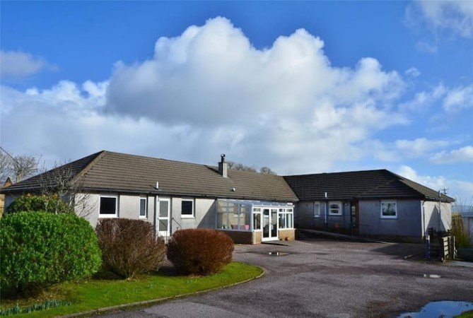 Bungalow 7 quartos, com lareira