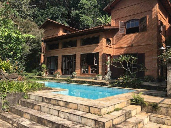 Casa 4 quartos, com piscina