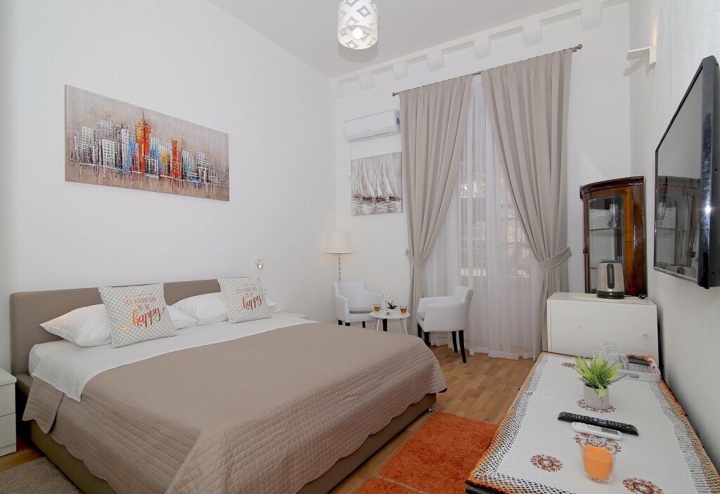 Room 2 guests, with air conditioning