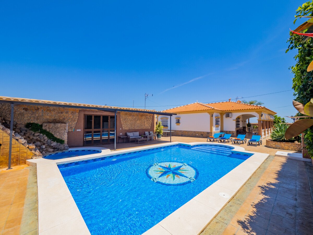 Casa 4 habitaciones, con jardín