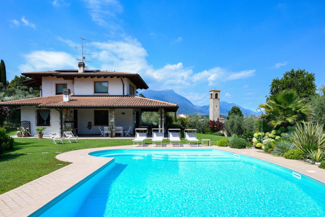 Villa 5 camere, con idromassaggio
