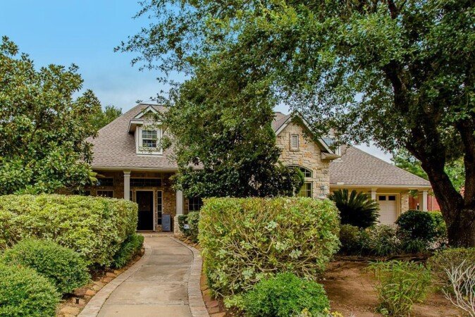 Room 1 guest, with garden