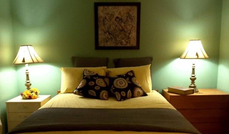 Room 3 guests, with garden