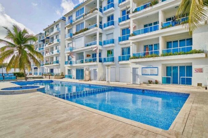 Chambre confortable, 4 voyageurs, avec piscine