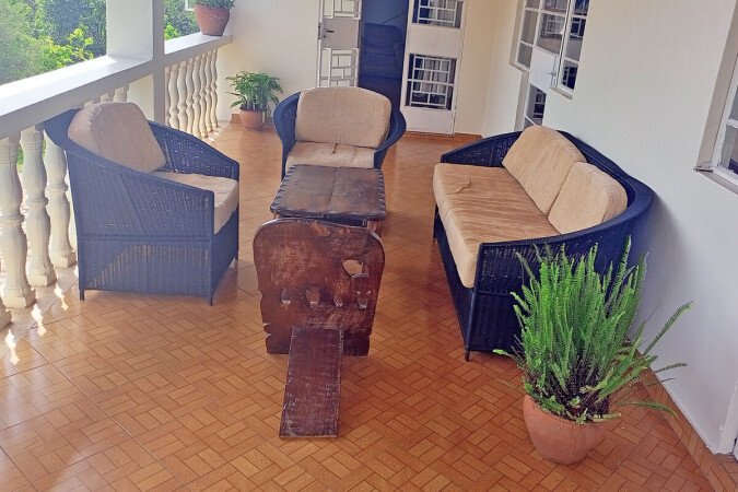 Room 7 guests, with garden