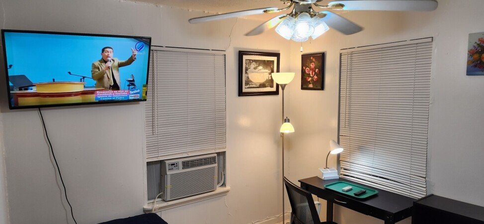 Room 2 guests, with garden