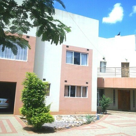 Room 2 guests, with garden