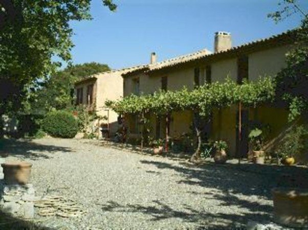 Accommodation 5 bedrooms, with garden