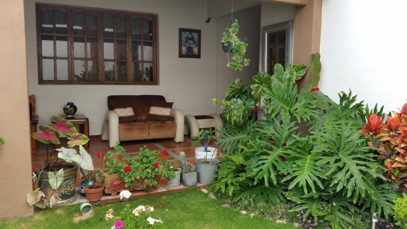 Room 4 guests, with garden