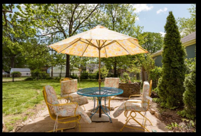 Room 8 guests, with garden