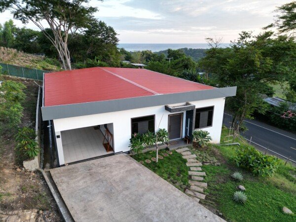 Chambre moderne, 3 voyageurs, avec jardin