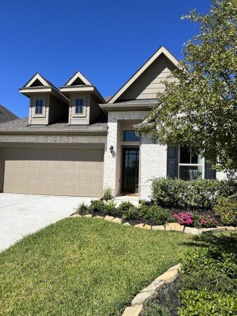 Room 2 guests, with pool