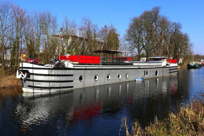 Room 2 guests, with wifi