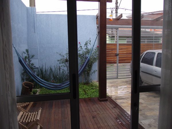 Hospedagem 1 quarto, com jardim