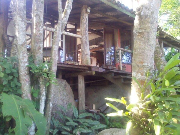 Hospedagem 3 quartos, com jardim