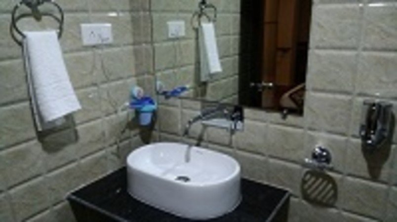 Room 6 guests, with wifi