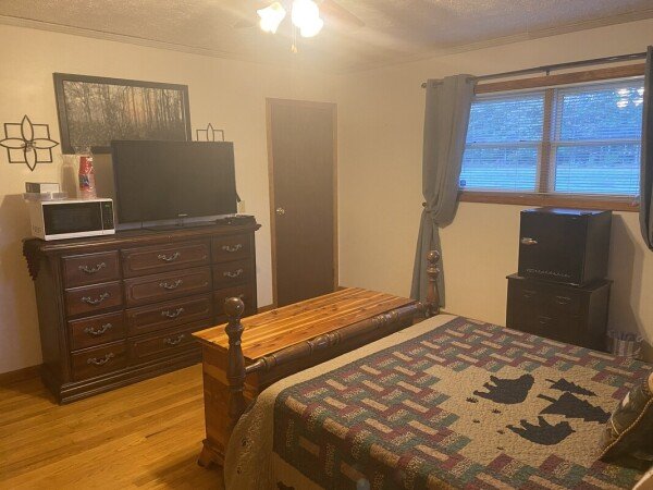 Room 6 guests, with wifi