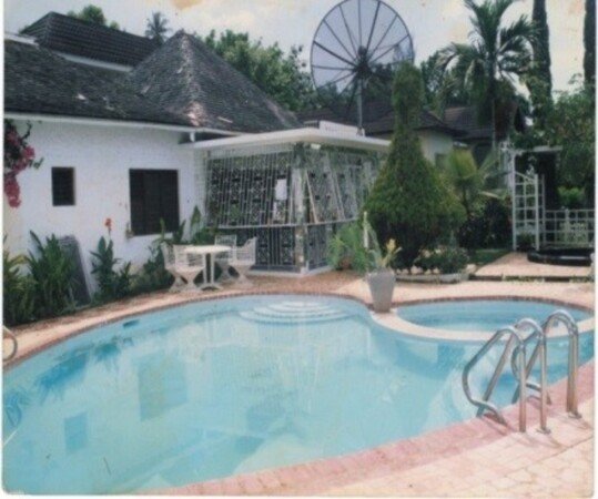 Room 11 guests, with pool